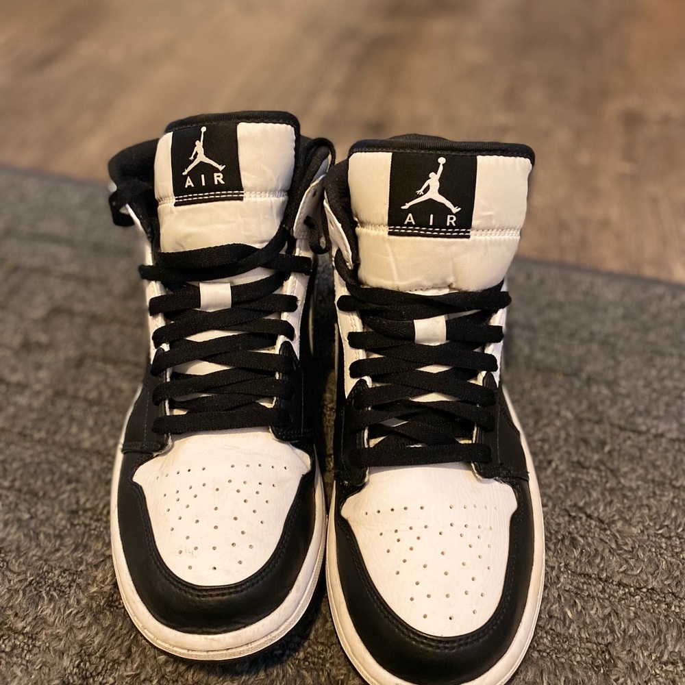 Air Jordan 1 Mid “Shadow”